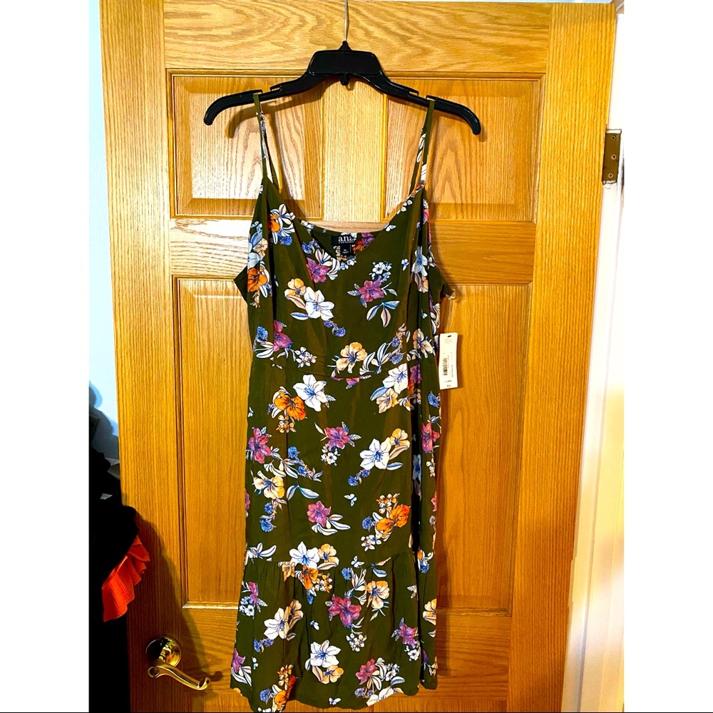 Beautiful Summer Dress - NEW